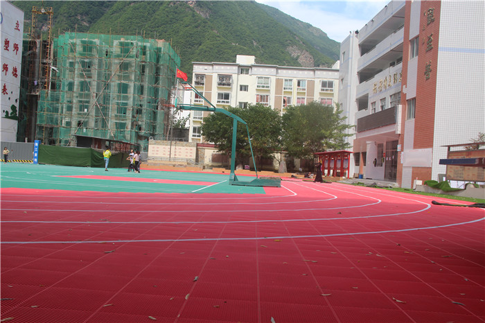 小学塑胶跑道工程案例